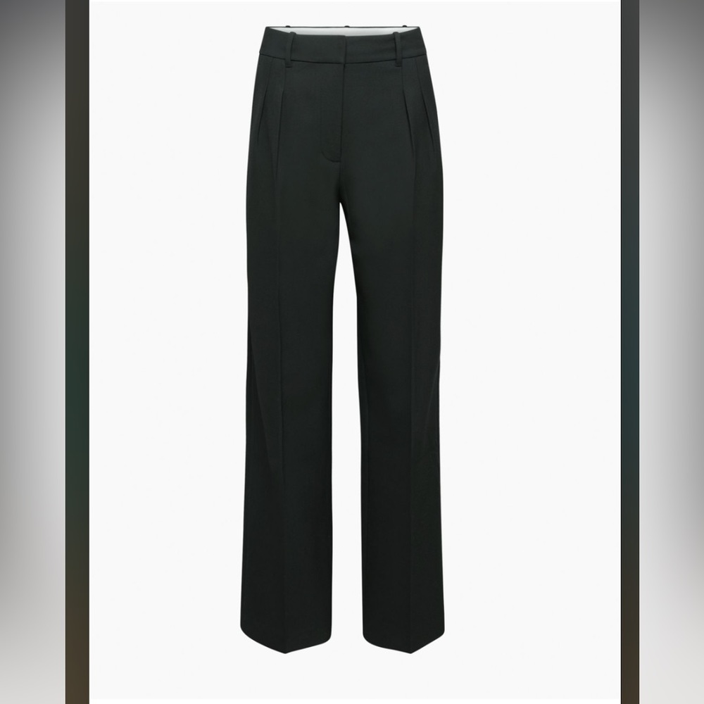 Aritzia effortless pant size 2. Worn a few times, decided to purchase a 4